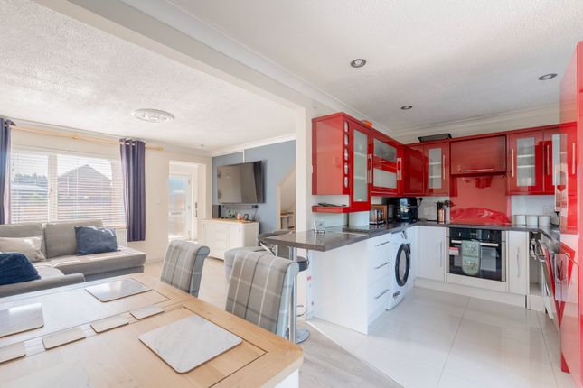 54 Orchard Close, Dereham photo 4
