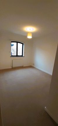 Flat to rent in Coppergate Walk, York