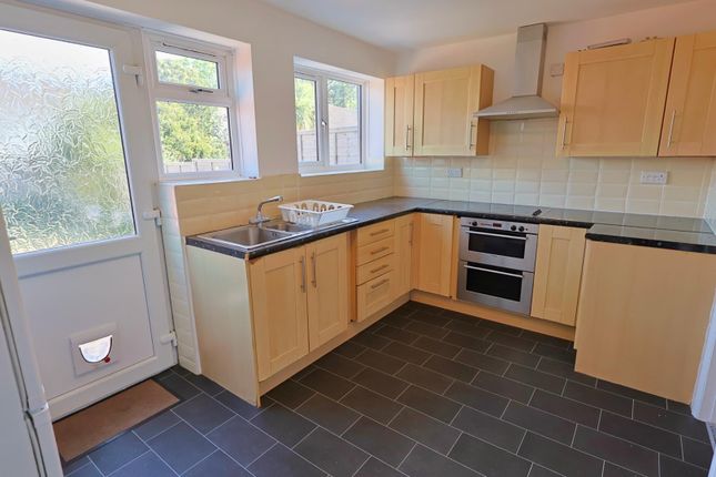 15, Chenies Close, Coventry photo 4