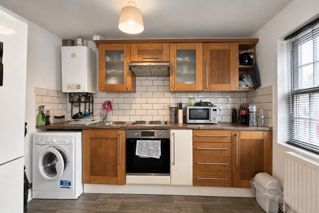 21, Abbey Barn Road, High Wycombe photo 3