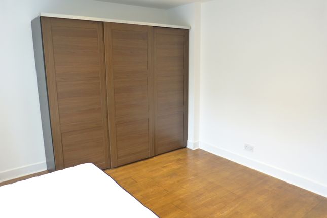 Flat to rent in Lichfield Grove, London