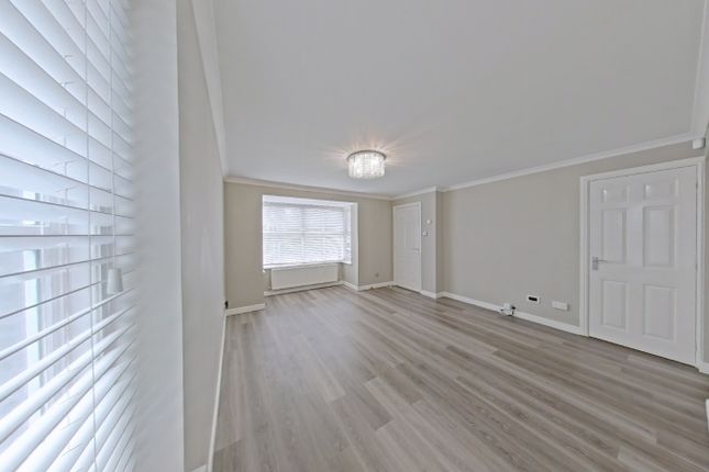 1, Montgomery Crescent, Dunblane photo 2