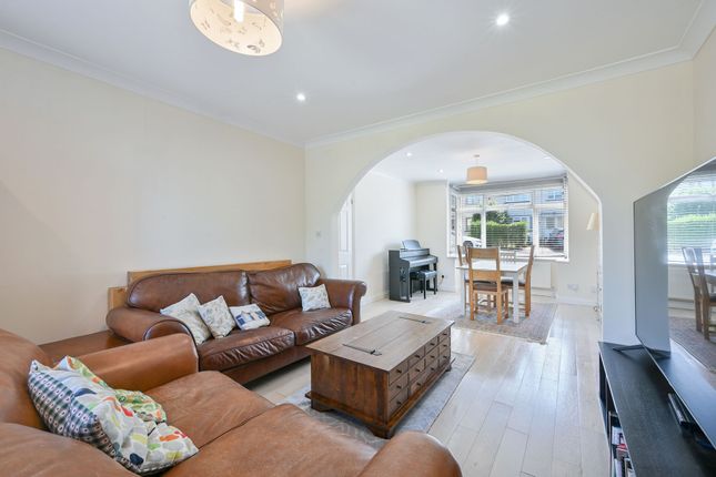 7, Bridle Road, Epsom photo 2