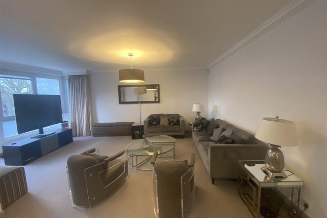 Thumbnail Flat to rent in Norfolk Crescent, London