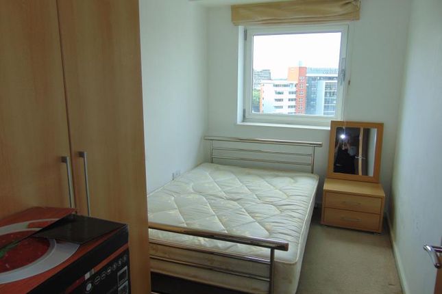 Flat to rent in Masshouse Plaza, Birmingham