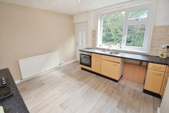 9, Westlea Avenue, Keighley photo 3