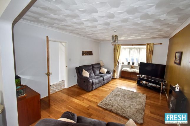 8, Ffordd Dewi, Swansea photo 2