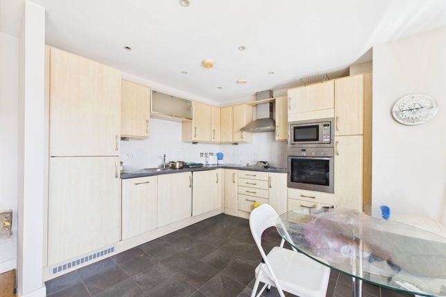 Apt 51, Excelsior, Swansea photo 3