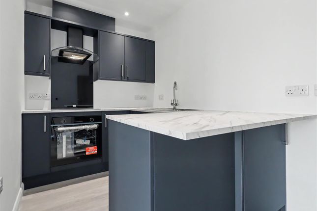 Flat 4, 5, River Gardens, Sidegate Road, Runham Vauxhall photo 4