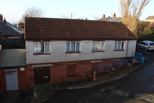 Thumbnail Commercial property to let in Whickham View, Newcastle Upon Tyne
