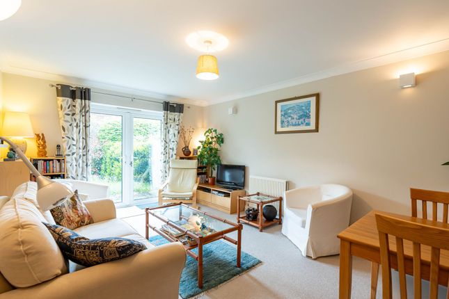 Thumbnail Flat for sale in Rawson Close, Oxford