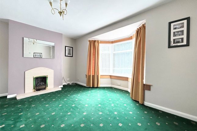 25, Bassett Crescent, Glasgow photo 2
