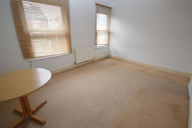 Reginald Street, Luton photo 2