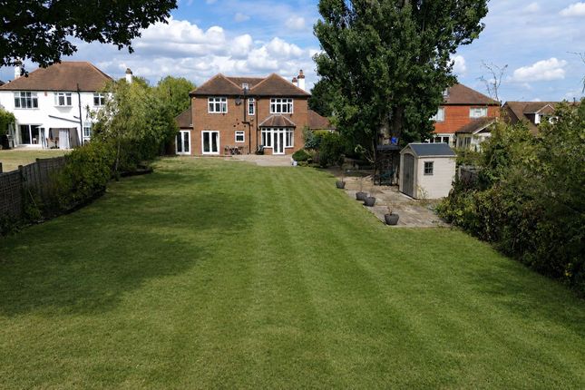 11, Gatesden Road, Leatherhead photo 2