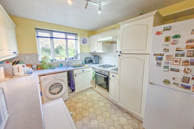 8 Birch Close, Woodford Halse, Northamptonshire photo 4