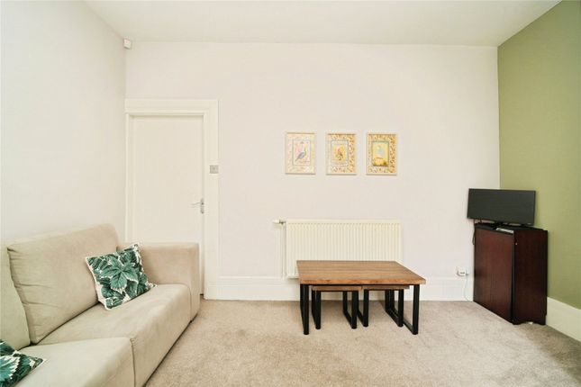10, Hardy Street, Blackburn photo 4