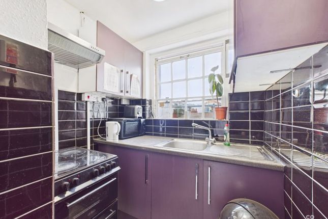 Room 7, 22-23 Bedford Square, Brighton photo 5