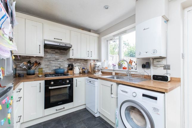 32, Corfe Close, Horsham photo 4
