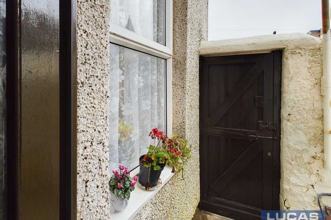 End terrace house for sale in Cemaes Bay