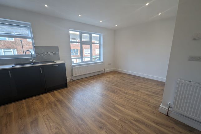 Thumbnail Flat to rent in Pond Road, London
