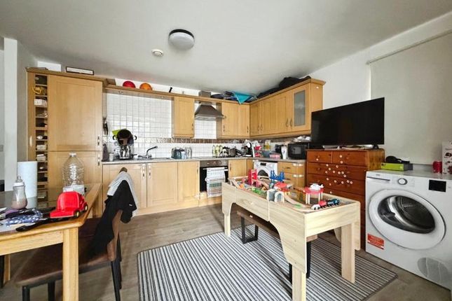 Flat 2 The Savoy 20, Station Road, Bristol photo 3