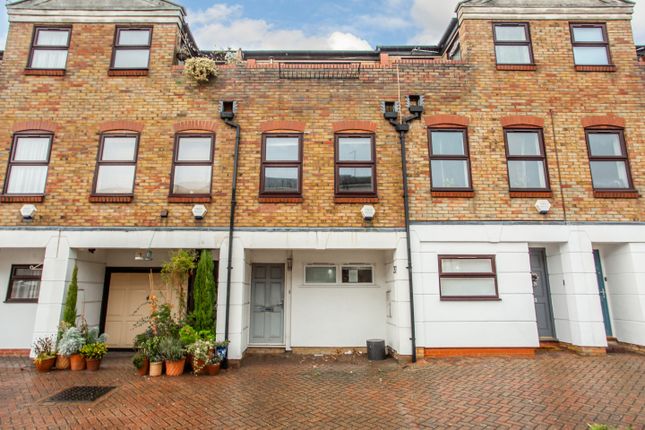 Town house for sale in Malmesbury Road, London