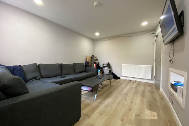 6-bed terraced on 18, Hirwain Street, Cardiff, £3,450/mo