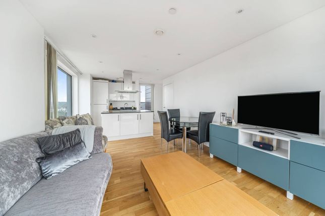 Thumbnail Flat to rent in Zenith Close, Colindale, London