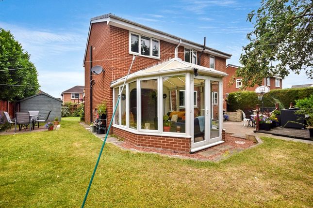 21, Potovens Lane, Wakefield photo 2