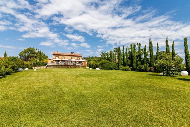 Villa for sale in San Gimignano, Tuscany, 53037, Italy