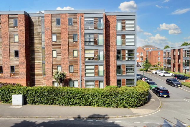 Thumbnail Flat for sale in Binding Close, Nottingham