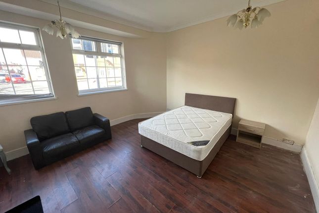 Thumbnail Shared accommodation to rent in Ladysmith Road, Grimsby