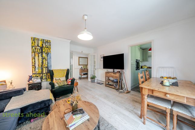Flat 1, 54, Victoria Crescent, London photo 4