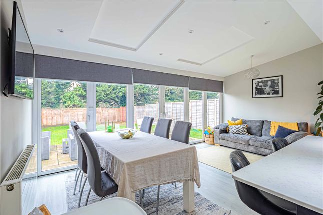 18, Gables Avenue, Hertfordshire photo 4