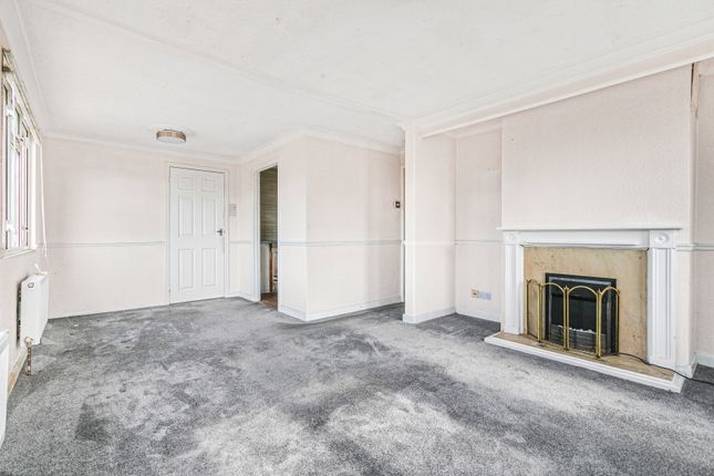 12, The Crescent, Chertsey photo 3