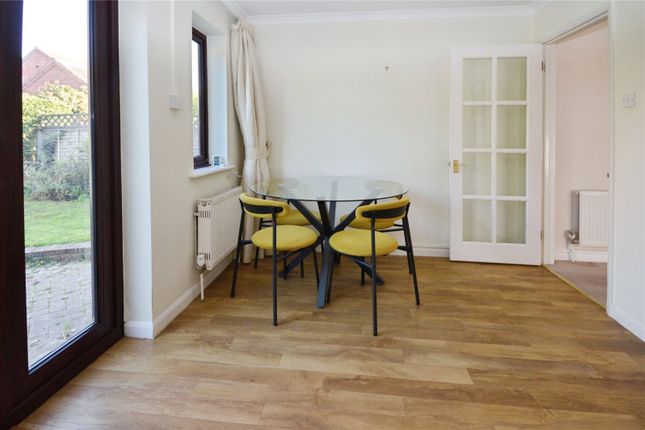 7, Winchester Close, Hertfordshire photo 3