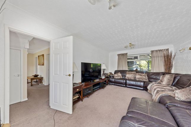 10 Burnsall Avenue, Warrington photo 3