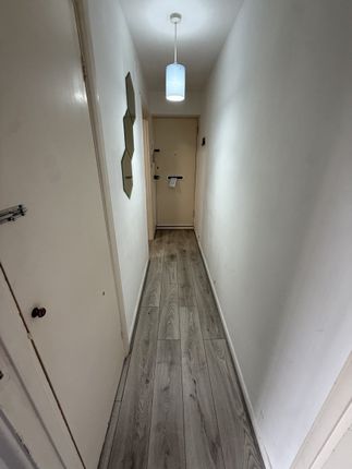 31 (Dummy Ad), Avalon Close, Enfield photo 5