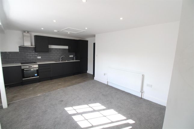 Flat to rent in Parliament Street, Hull