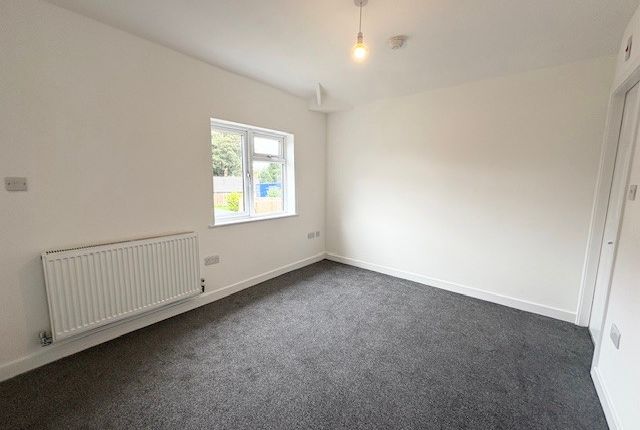 23, Bolton photo 5