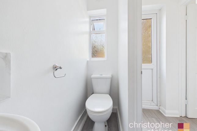 50 Albany Road, Enfield, Greater London photo 5