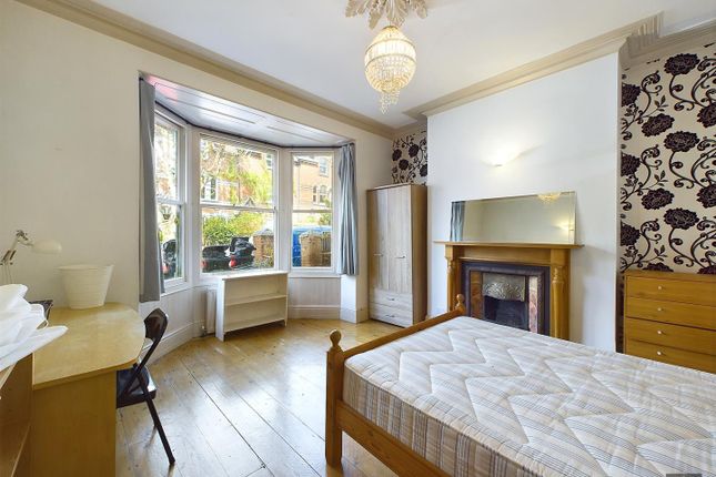 19, Prospect Park, Exeter photo 3