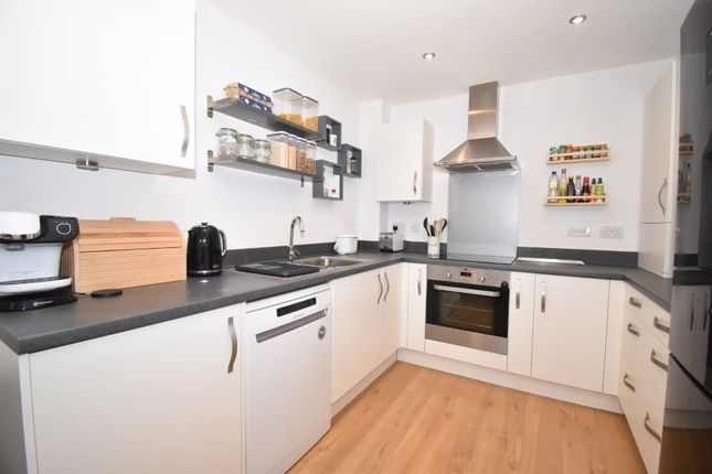9, Cart Land Rise, Exeter photo 4
