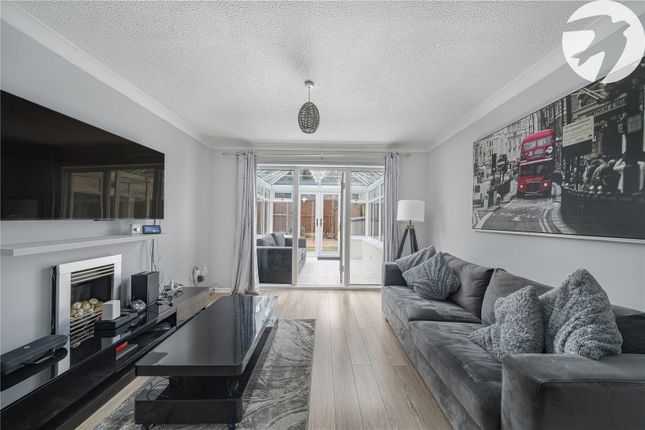 7, Sutherland Close, Kent photo 2