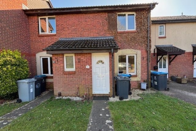 Thumbnail Terraced house to rent in Strathmore Close, Carterton, Oxon
