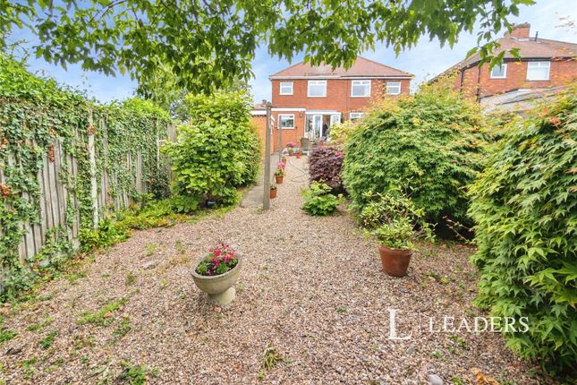 2, Carisbrooke Avenue, Nottinghamshire photo 2