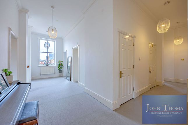 23 Devonshire House, Brandesbury Square, Woodford Green photo 2