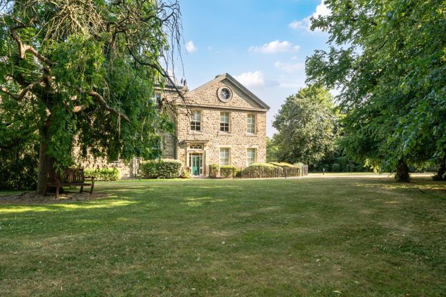 41, Stoneleigh Court, Leeds photo 4