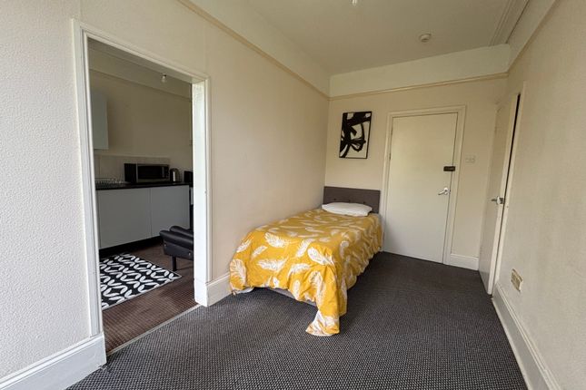 Room 2A, Torquay photo 4