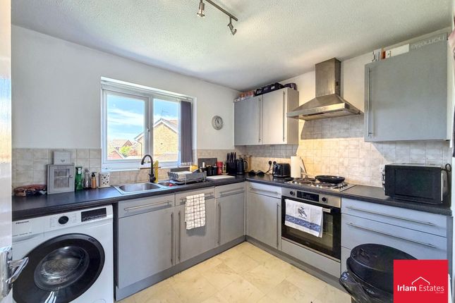 88 Rixtonleys Drive, Manchester photo 3